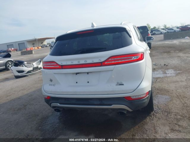 5LMCJ1C95GUJ22200 Lincoln Mkc Premier