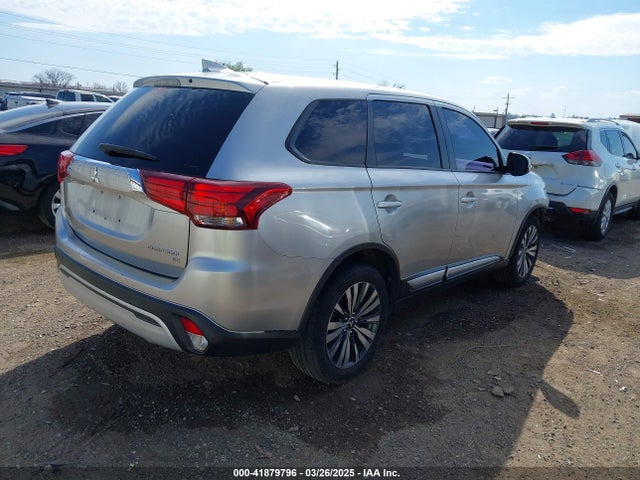 JA4AZ3A32KZ042649 Mitsubishi Outlander Se
