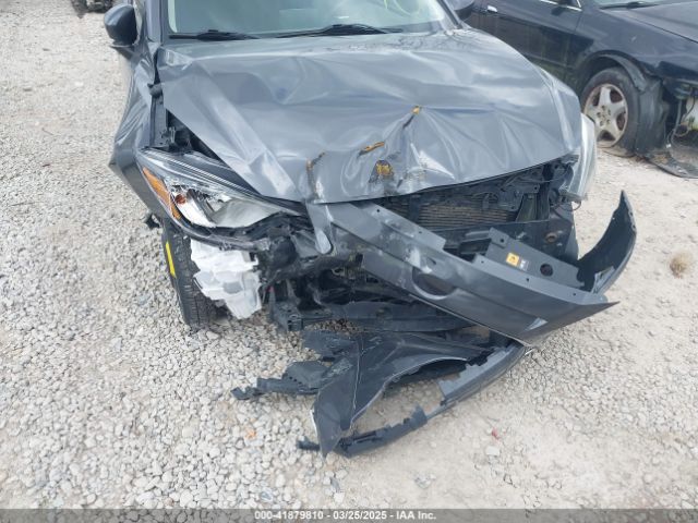 3MYDLBYV3HY180033 Toyota YARIS IA