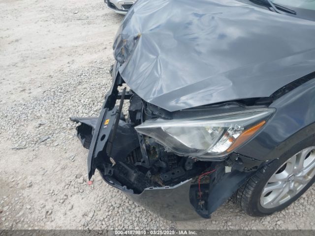 3MYDLBYV3HY180033 Toyota YARIS IA