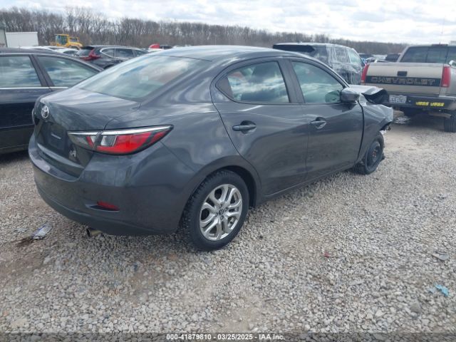 3MYDLBYV3HY180033 Toyota YARIS IA
