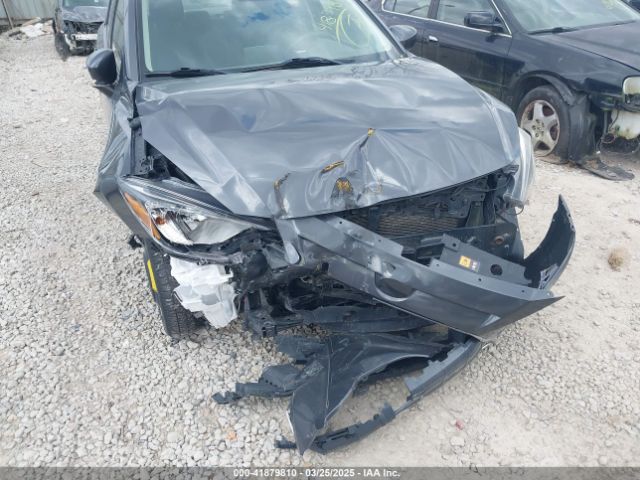 3MYDLBYV3HY180033 Toyota YARIS IA