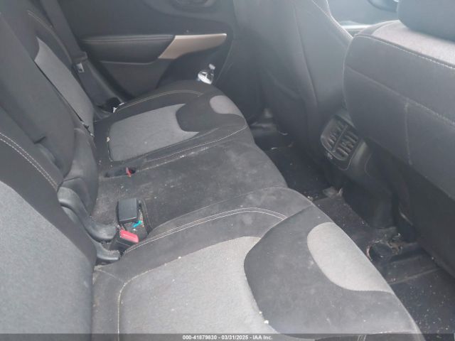 1C4PJLAB4HD240878 Jeep Cherokee Altitude Fwd