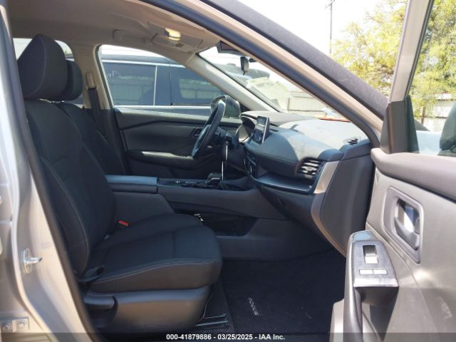 5N1BT3AA4RC674720 Nissan Rogue S Fwd