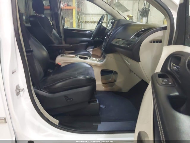 2C4RC1CG4ER329441 Chrysler Town & Country Touring-l 30th Anniversary