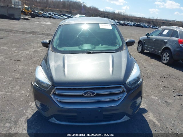 1FMCU9GD5HUC17297 Ford ESCAPE SE