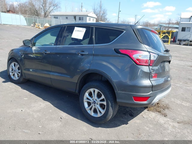 1FMCU9GD5HUC17297 Ford ESCAPE SE