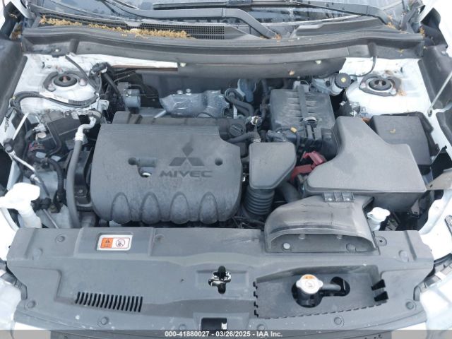 JA4AD3A38KZ018323 Mitsubishi Outlander Se