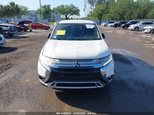 JA4AD3A38KZ018323 Mitsubishi Outlander Se