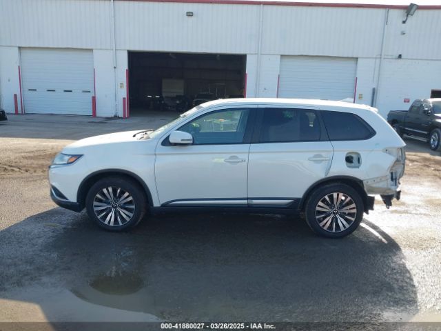 JA4AD3A38KZ018323 Mitsubishi Outlander Se
