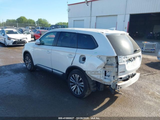 JA4AD3A38KZ018323 Mitsubishi Outlander Se
