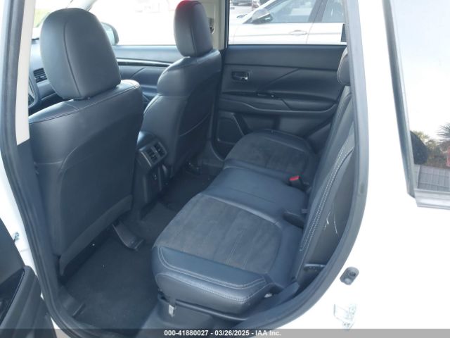 JA4AD3A38KZ018323 Mitsubishi Outlander Se