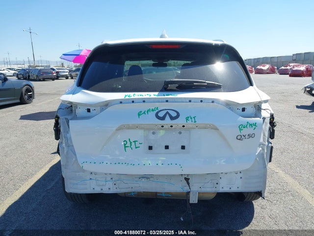 3PCAJ5M11KF135039 Infiniti Qx50 Luxe