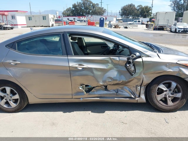 5NPDH4AE8EH528715 Hyundai ELANTRA SE