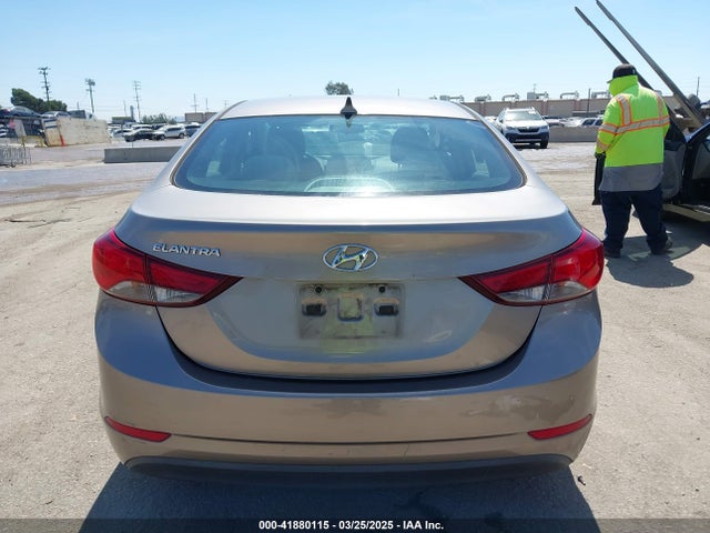 5NPDH4AE8EH528715 Hyundai ELANTRA SE