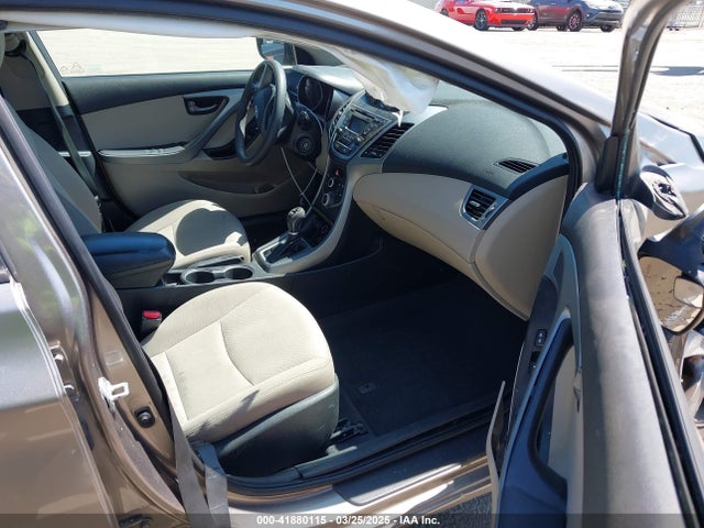 5NPDH4AE8EH528715 Hyundai ELANTRA SE