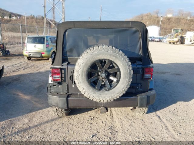 1C4BJWEG9HL507908 Jeep Wrangler Unlimited Sahara 4x4