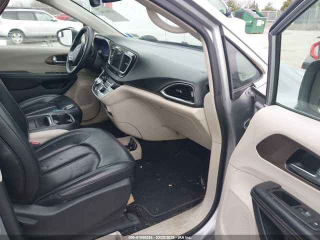 2C4RC1DG3LR144406 Chrysler Voyager Lxi