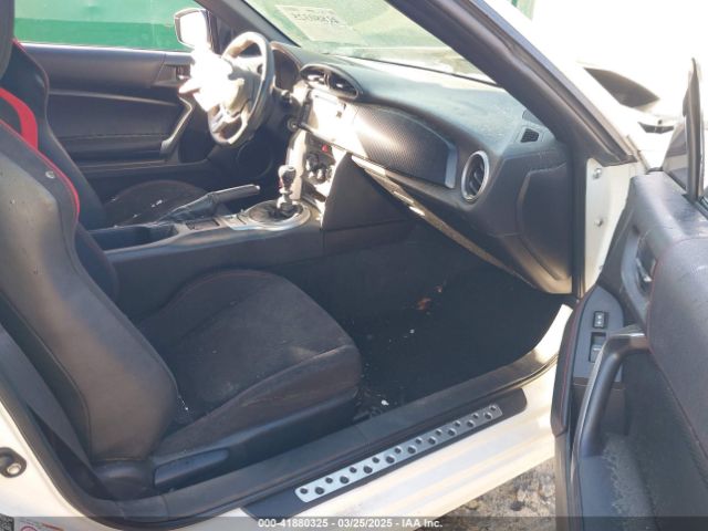JF1ZNAA18E9701075 Scion FR-S