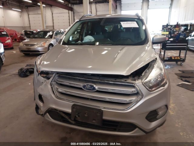 1FMCU9GDXJUB61220 Ford ESCAPE SE