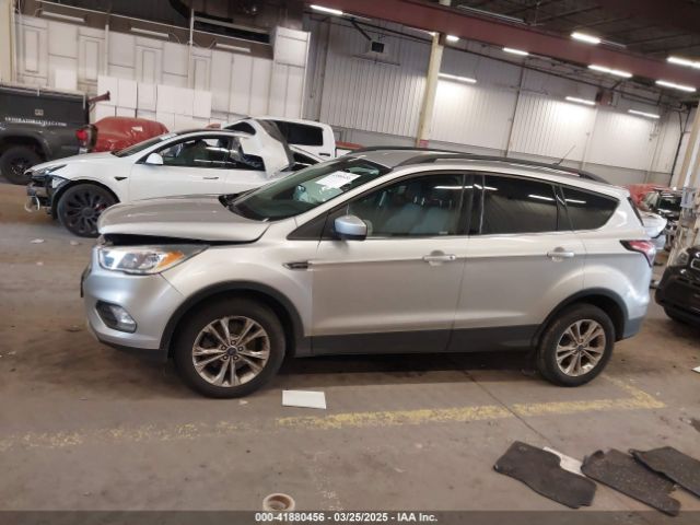 1FMCU9GDXJUB61220 Ford ESCAPE SE