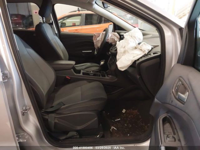 1FMCU9GDXJUB61220 Ford ESCAPE SE
