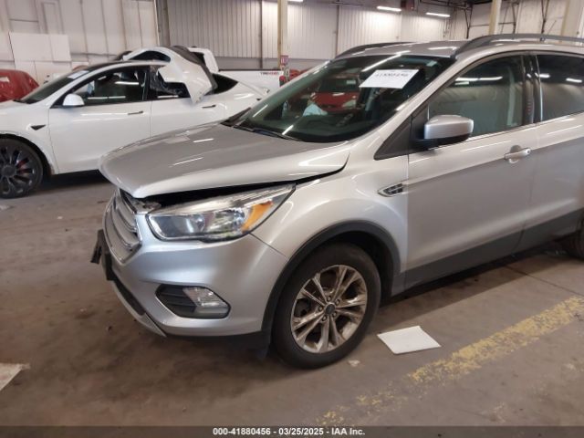 1FMCU9GDXJUB61220 Ford ESCAPE SE