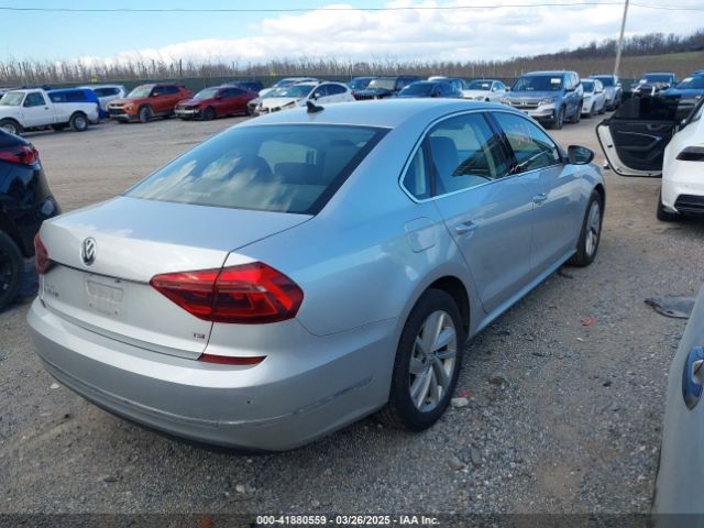 1VWBA7A33JC052324 Volkswagen Passat 2.0t Se