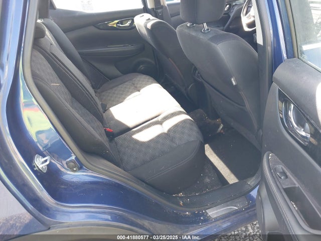 JN1BJ1CR8HW101787 Nissan Rogue Sport Sv