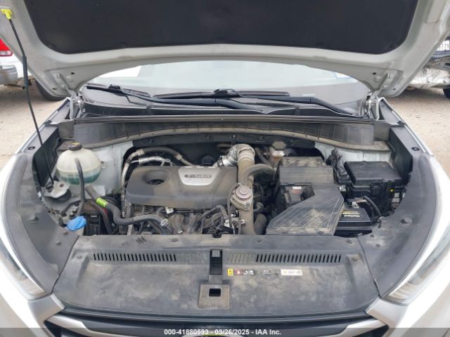 KM8J33A28HU560099 Hyundai Tucson Value