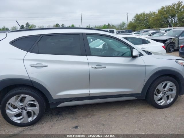 KM8J33A28HU560099 Hyundai Tucson Value