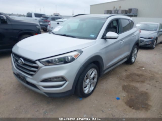 KM8J33A28HU560099 Hyundai Tucson Value