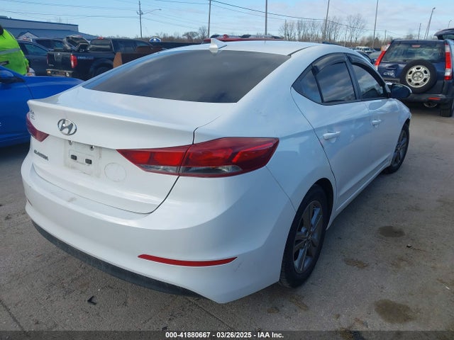 5NPD84LFXJH245586 Hyundai ELANTRA SEL