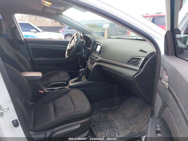 5NPD84LFXJH245586 Hyundai ELANTRA SEL