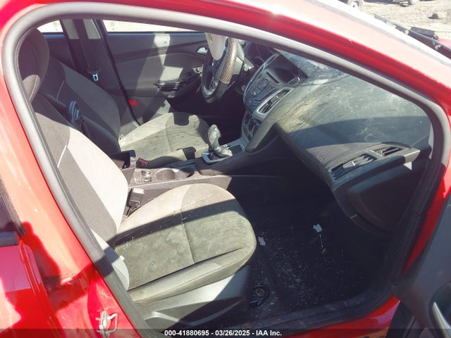 1FADP3K2XEL462753 Ford FOCUS SE