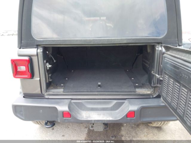 1C4HJXEN3KW622167 Jeep Wrangler Unlimited Sahara Altitude 4x4