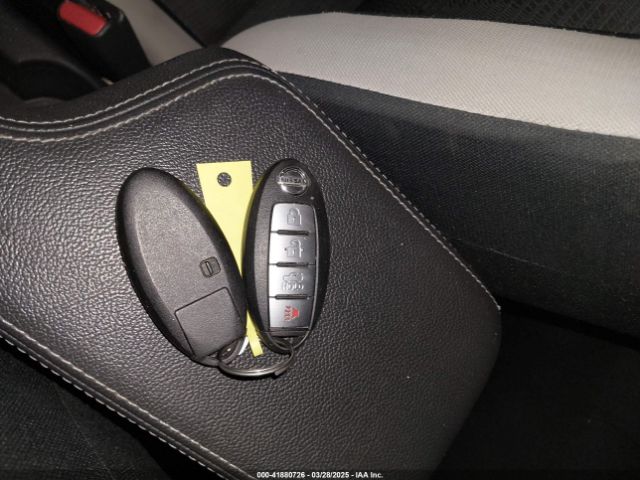 3N1CN8EV3ML837810 Nissan Versa Sv Xtronic Cvt