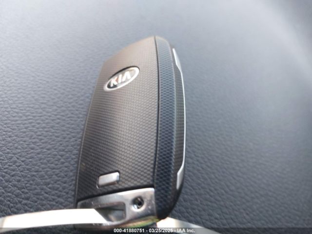 3KPA24AD8ME425373 KIA RIO S