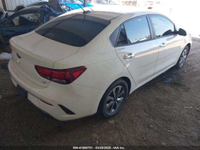 3KPA24AD8ME425373 KIA RIO S