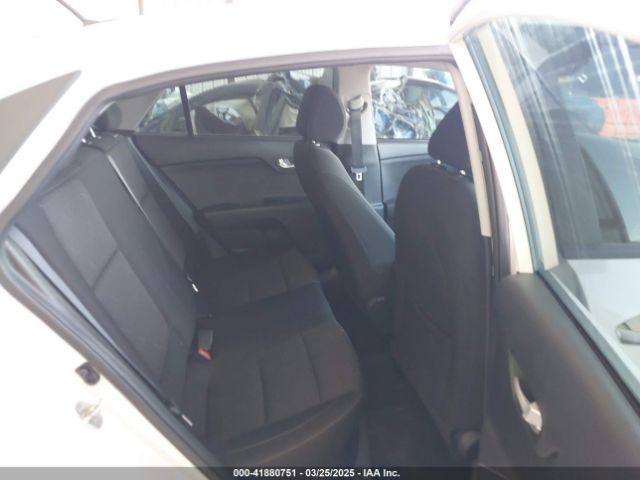 3KPA24AD8ME425373 KIA RIO S