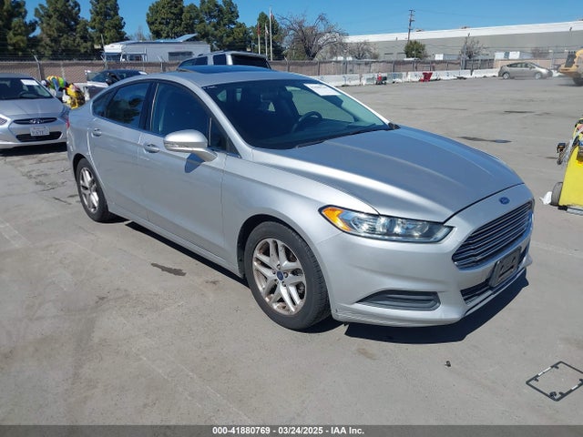 1FA6P0H73G5132177 Ford FUSION SE