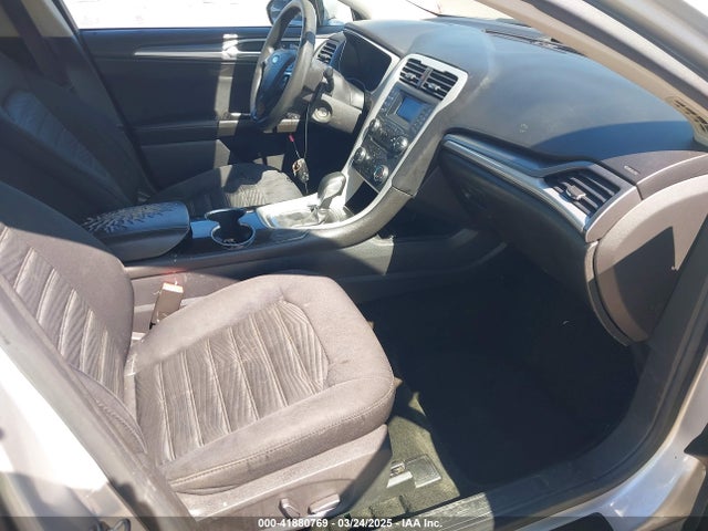 1FA6P0H73G5132177 Ford FUSION SE