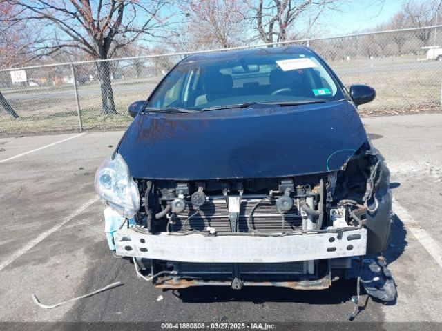 JTDKN3DU3E1775354 Toyota Prius Three