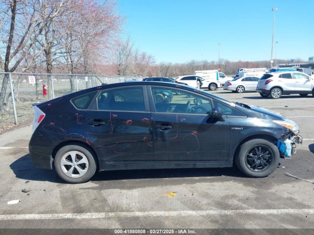 JTDKN3DU3E1775354 Toyota Prius Three