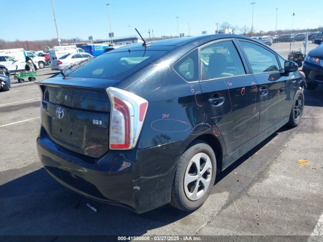 JTDKN3DU3E1775354 Toyota Prius Three