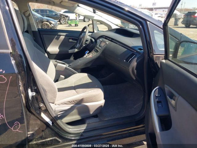 JTDKN3DU3E1775354 Toyota Prius Three