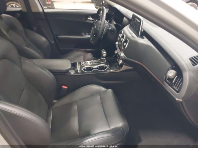 KNAE25LA6J6021819 KIA Stinger Premium