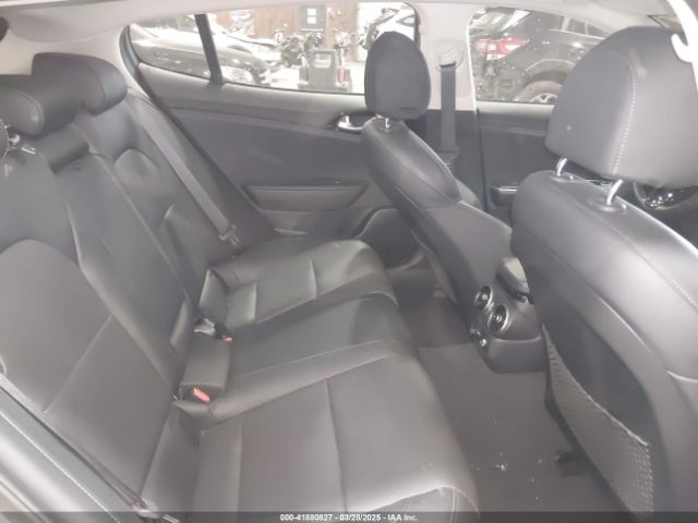 KNAE25LA6J6021819 KIA Stinger Premium