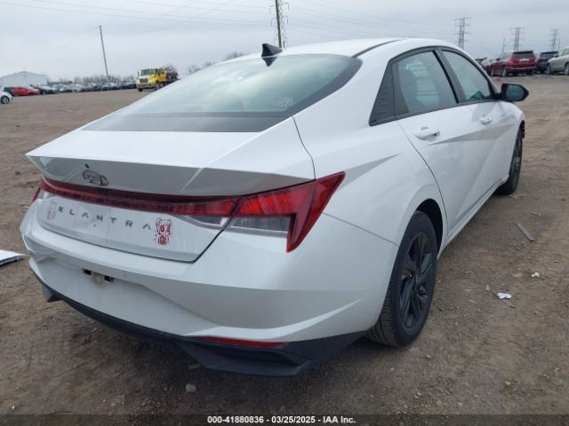 5NPLM4AG7NH054748 Hyundai ELANTRA SEL