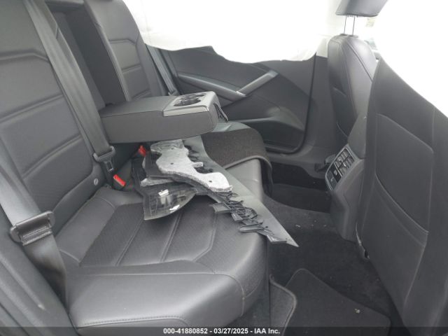 1VWBA7A32JC013174 Volkswagen Passat 2.0t Se